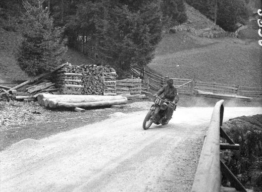 photo - #81 F Povey Ariel 497cc ISDT 1939 (Courtesy Technisches Museum Wien)