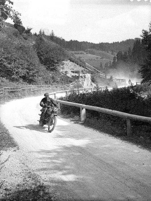 photo - #152 FV Chambers Royal Enfield 346cc ISDT 1939 (Courtesy Technisches Museum Wien)