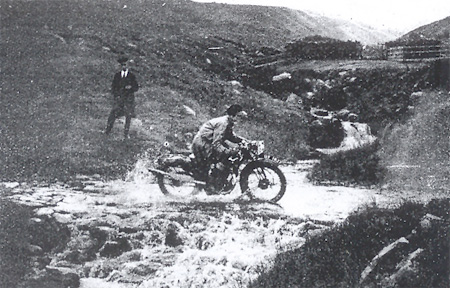 27isdt_Miss B.Lermitte_RoualEnfield_Trontbeck-River