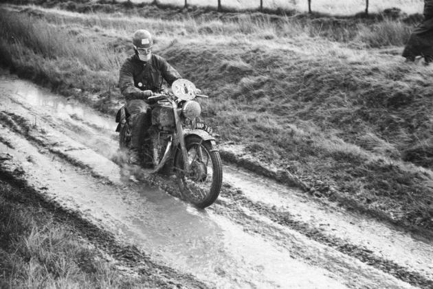 Photo - rider ISDT 1954 (advrider forum)
