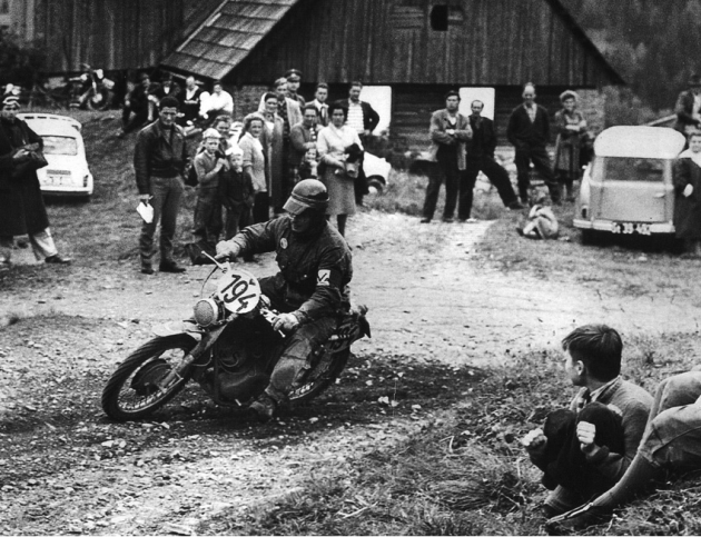 Photo - #194 Carissoni (Moto Guzzi 235) Vase team rider ISDT 1960