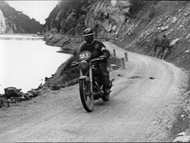 Photo - #183 Bob Ray ripping along on his Aerial on a lakeside track ISDT 1952