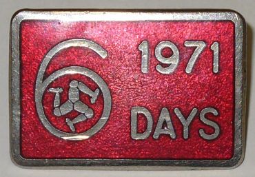 Photo - Lapel badge ISDT 1971 (courtesy Museum of eBay)
