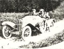 sd21_Honel~auf~Cyclecar~G.N.~bei~der~Talfahrt~an~Weisenstein