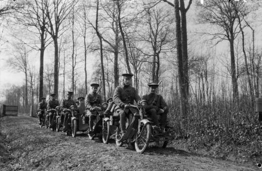Motor Machine Gun Unit. March 1915. Scott Motorcycles.
