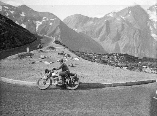 photo - #132 H Slim Triumph 343cc ISDT 1939 (Courtesy Technisches Museum Wien)