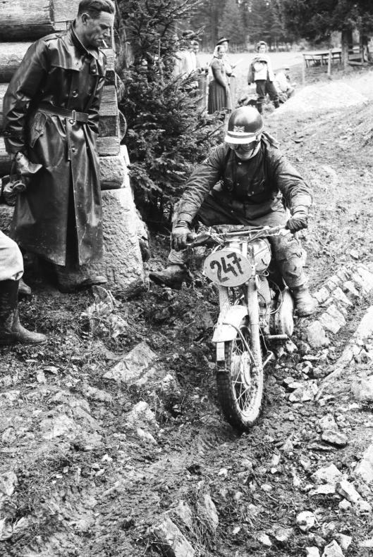 Photo - #247 Bryan Bonny Royal Enfield 349cc ISDT 1960 © Erwin Jelinek/Technisches Museum Wien