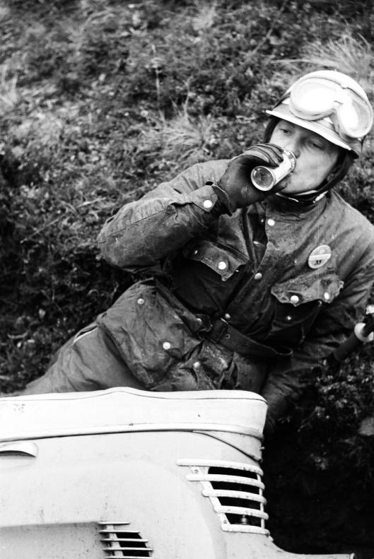 Photo - #unknown scooter rider takes on necessary recovery lotion looking like a tin of Red Bull - Bad Aussee Austria © Erwin Jelinek/Technisches 