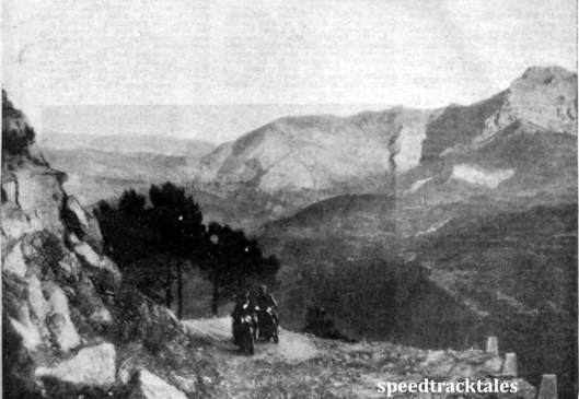 photo - W.J. Stocker (499 Royal Enfield) tries to pass J.Decat (350 F.N. on the rough Perinaldo ISDT 1948 (Speedtracktales Collection)