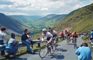 Aussie Neal Stephens battles Britains's Adrian Timmis Stage 6 1988 Milk Race on the Bwlch y Groes (Image - Johnny Pickles)