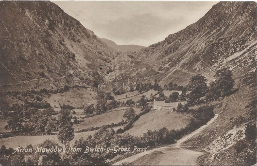 Postcard - Bwlch y Groes and Aran Fawddwy - undated