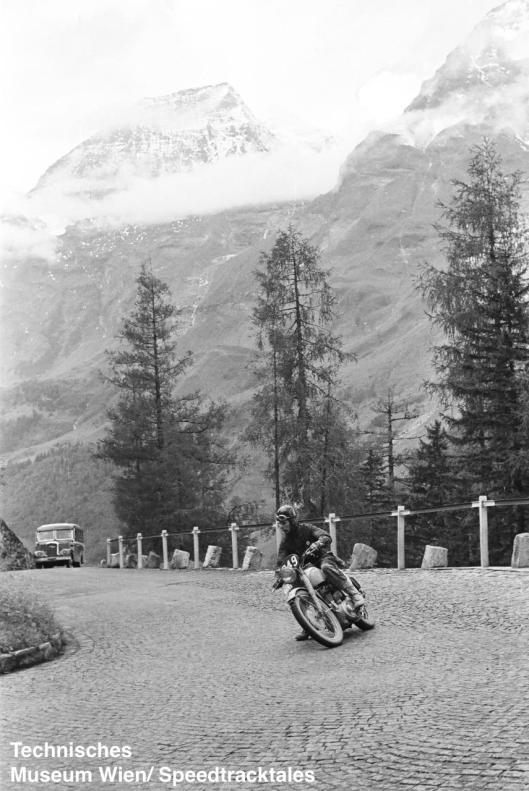 photo - #249 Geoffrey Barker BSA 498 [MVR 819] Großglockner Pass ISDT 1952 (© Artur Fenzlau/Technisches Museum Wien)