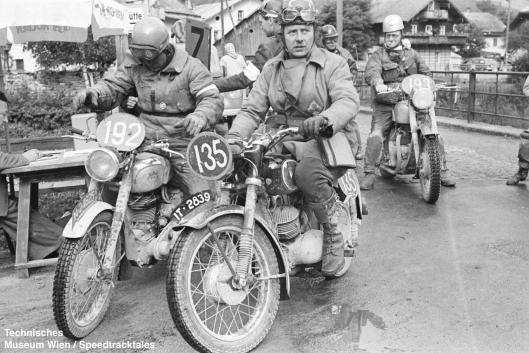 photo - #193 Fred Rist BSA 497cc [MOL 301] at checkpoint ISDT 1952 (© Artur Fenzlau/Technisches Museum Wien)
