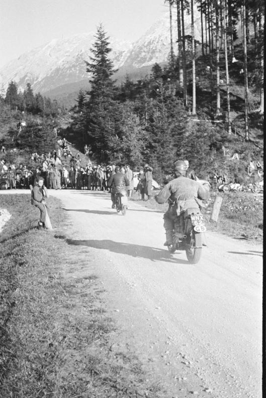 photo - #238 Johnny Giles Triumph [MNX 62] on course ISDT 1952 (© Artur Fenzlau/Technisches Museum Wien)