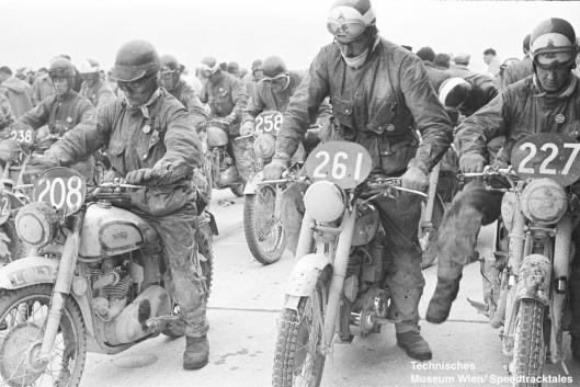photo - #208 JE Breffitt [LON 3] with #261 Capt DG Miles BSA 499 ISDT 1952 (© Artur Fenzlau/Technisches Museum Wien)