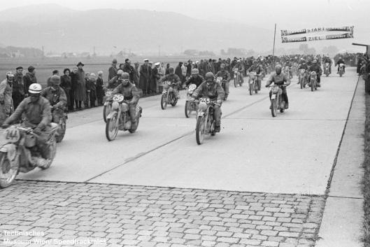 photo - #259 DS Tye works BSA Gold Star 490 [MOK 751] on course ISDT 1952 (© Artur Fenzlau/Technisches Museum Wien)