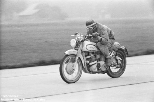 photo - #195 HL Williams Norton 497cc [LOL 474] on course ISDT 1952 (© Artur Fenzlau/Technisches Museum Wien)