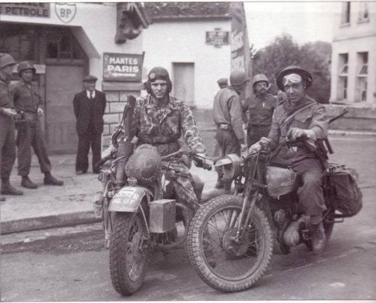 Photo - US and British DR's meet WW2